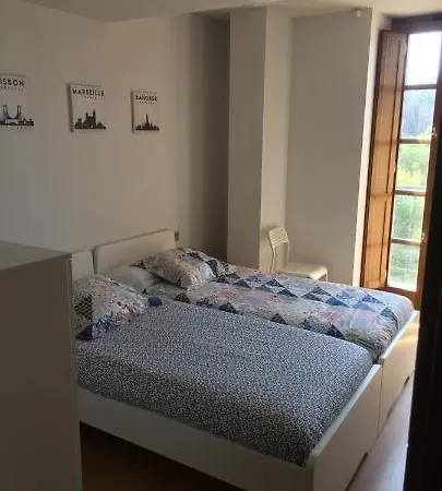 Pansiyon Apartamento Plaza Segura (Gipuzkoa)